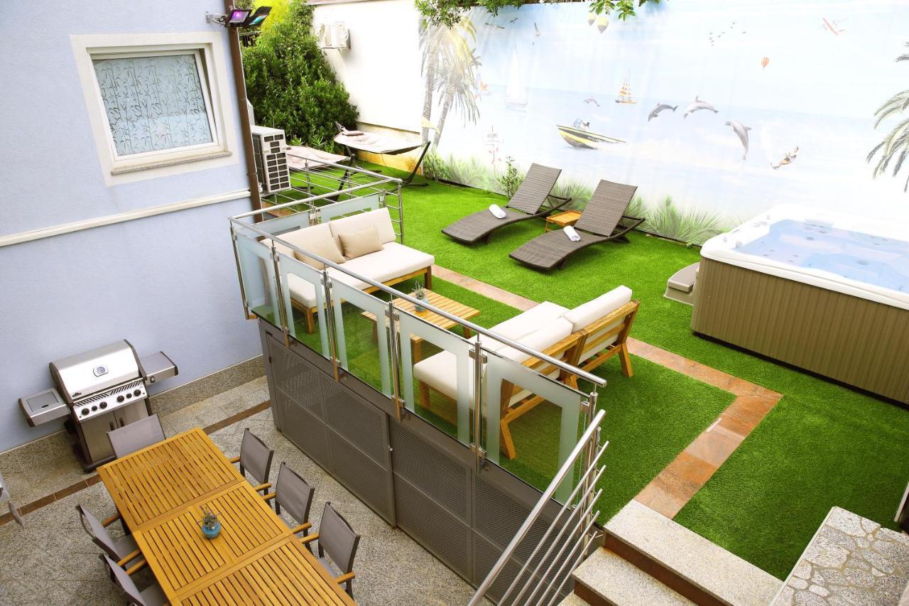 Villa Mit Whirlpool Fuer 32 Per Криквеница Екстериор снимка
