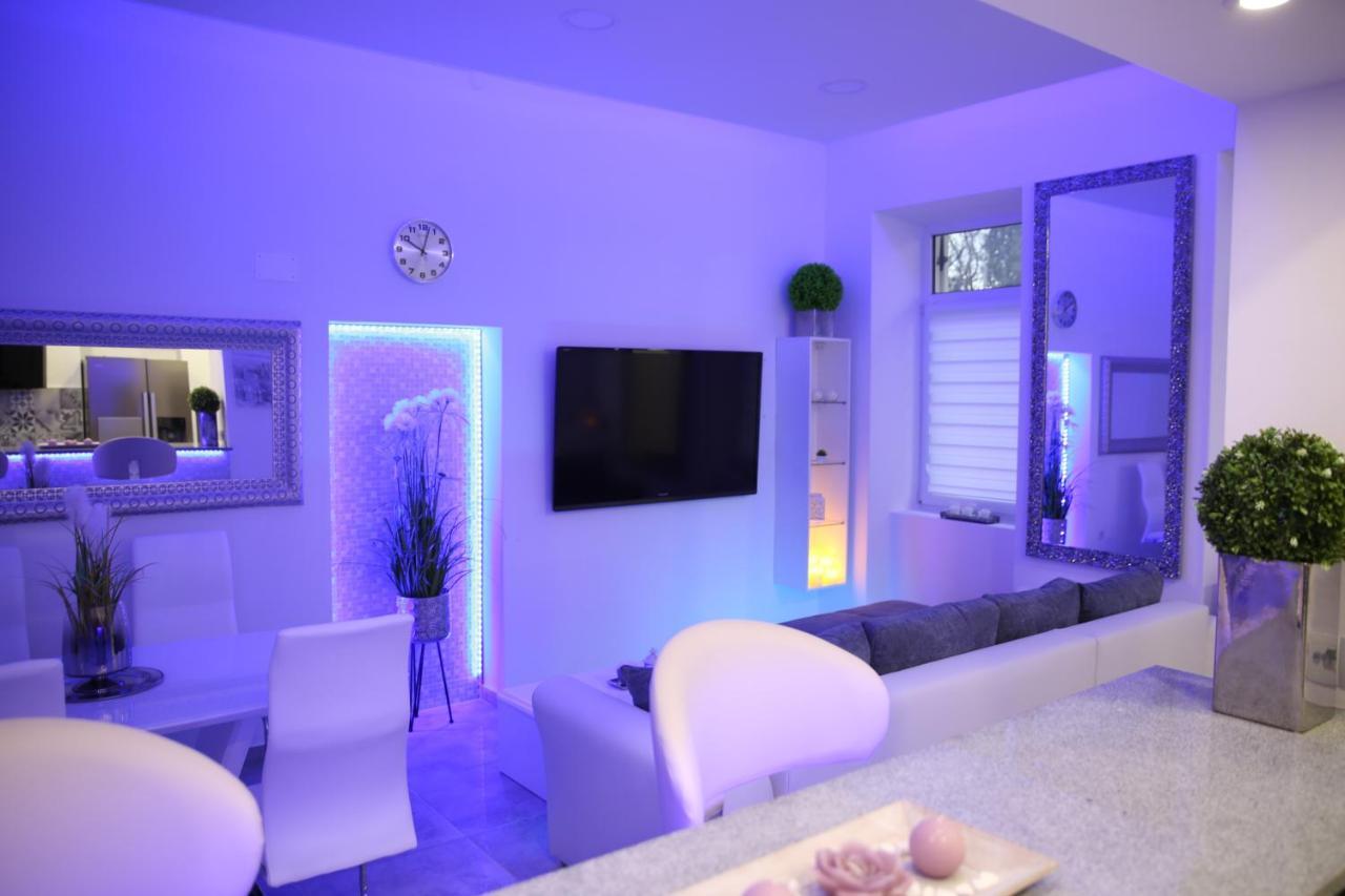 Villa Mit Whirlpool Fuer 32 Per Криквеница Екстериор снимка