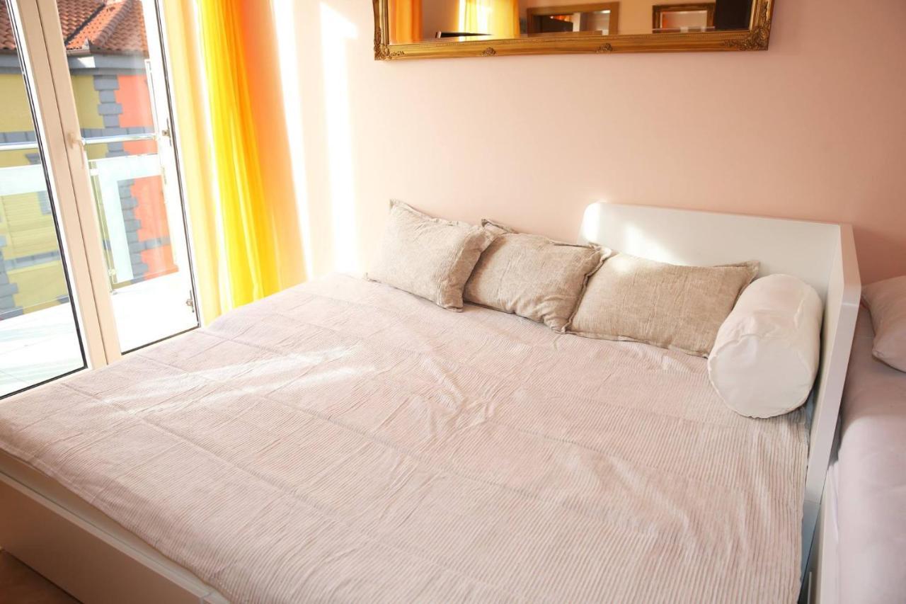 Villa Mit Whirlpool Fuer 32 Per Криквеница Екстериор снимка